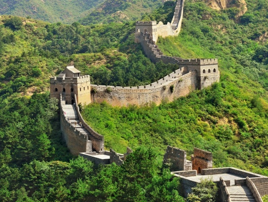 La Grande Muraille de Chine vue du ciel durant l'été