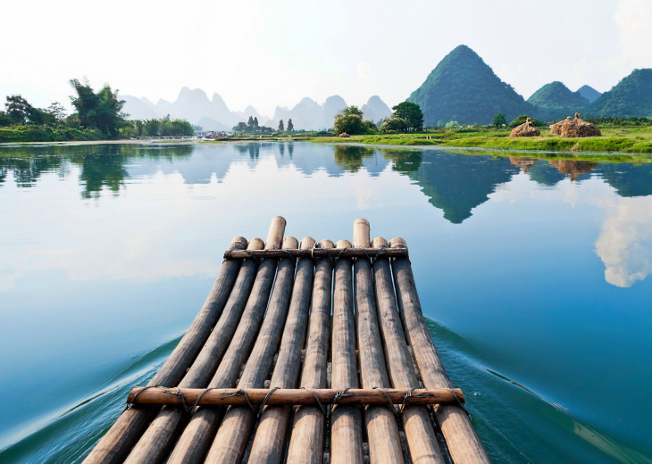 Radeau de bambous sur la rivière Li à Guilin