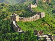 Muraille de Chine au milieu d'une forêt