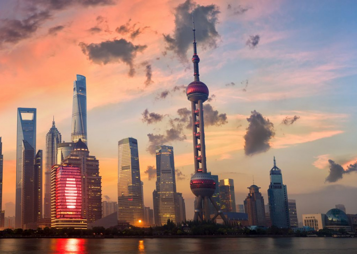 Panorama de la Skyline de Pudong à Shanghai au coucher de soleil