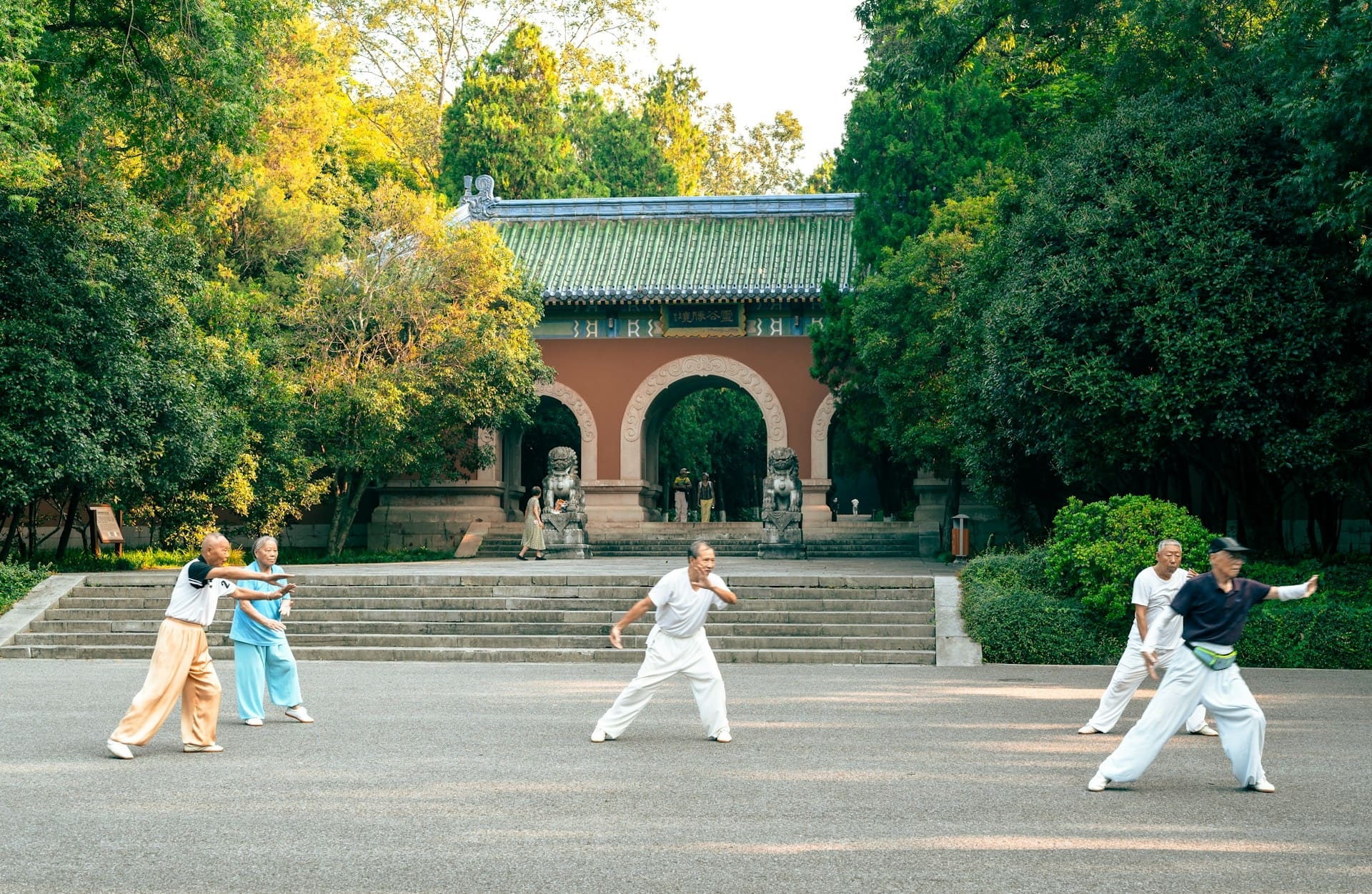 personnes-tai-chi-parc-chine-cheng-shi-song-unsplash