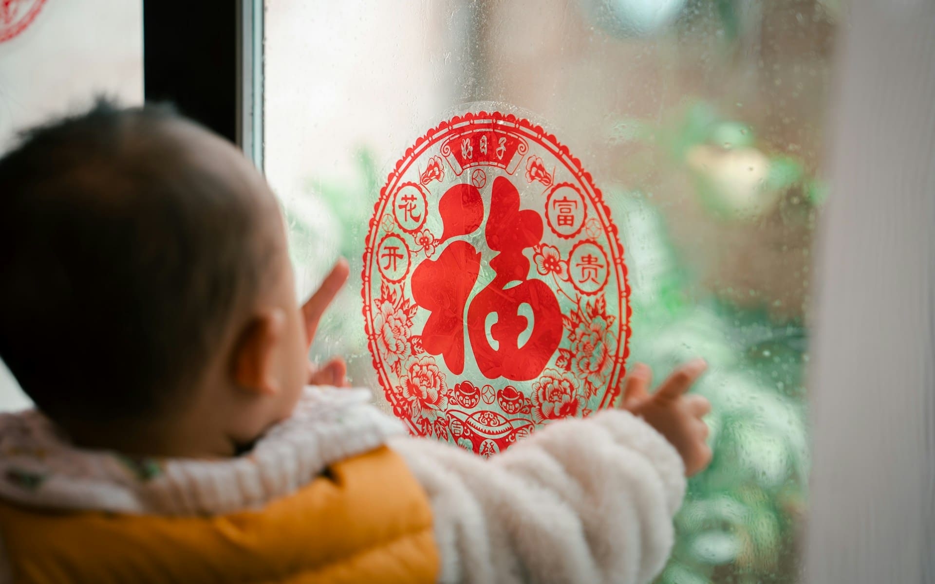 bebe-decoration-rouge-fu-nouvel-an-chinois-chine-di-weng-unsplash