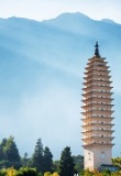 Les trois pagodes du temple de Chongsheng près de la vieille ville de Dali, province du Yunnan, Chine