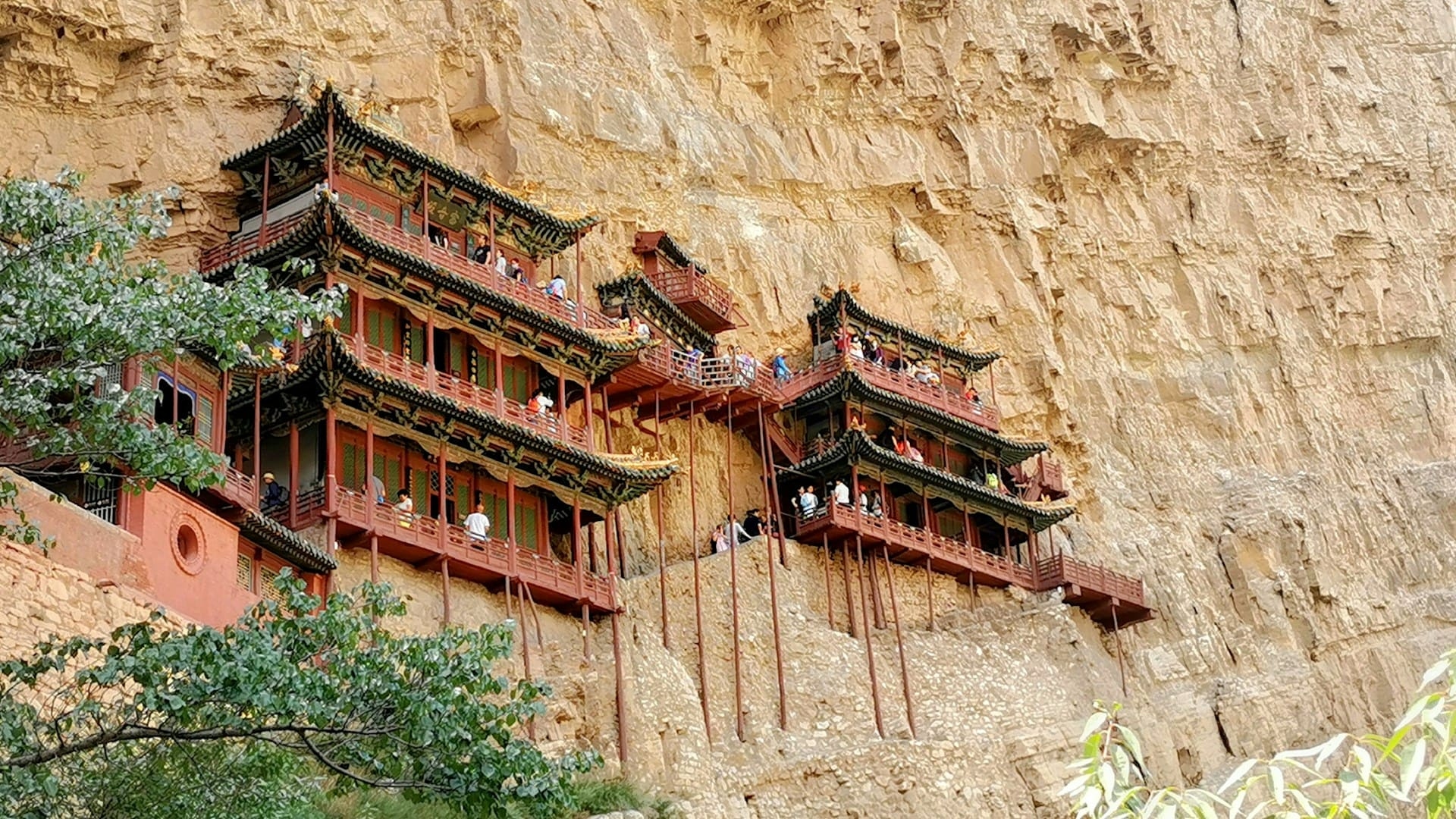 monastere-suspendu-falaise-datong-chine-snowscat-unsplash