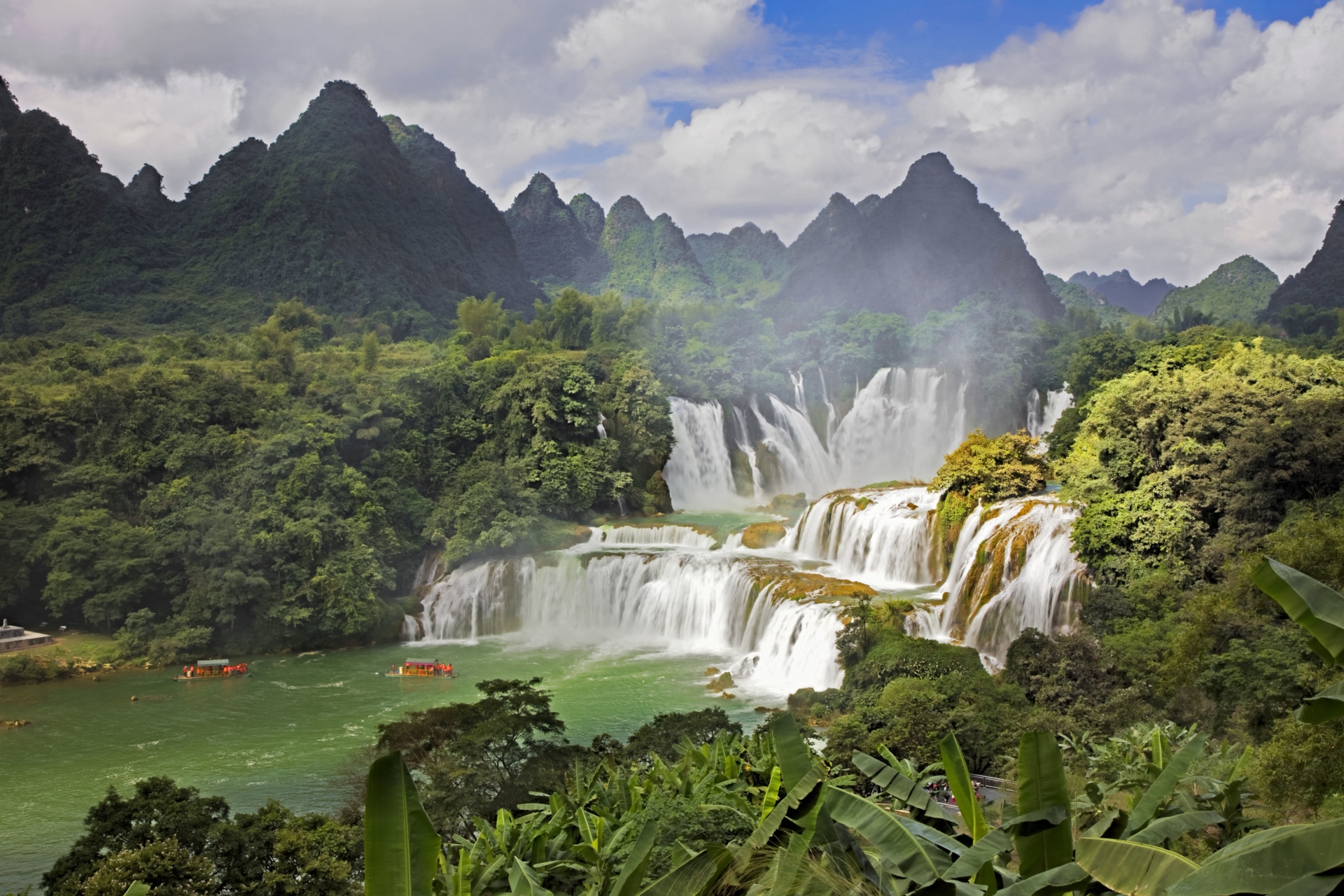 chine-detian-waterfall